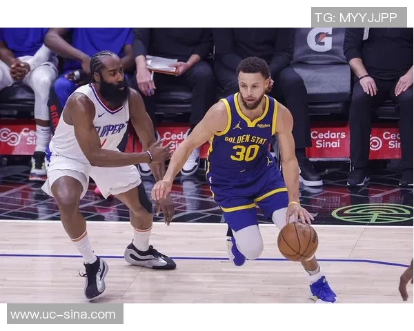 库里状态火热过去8场均砍31分5篮板5助攻三项命中率超高